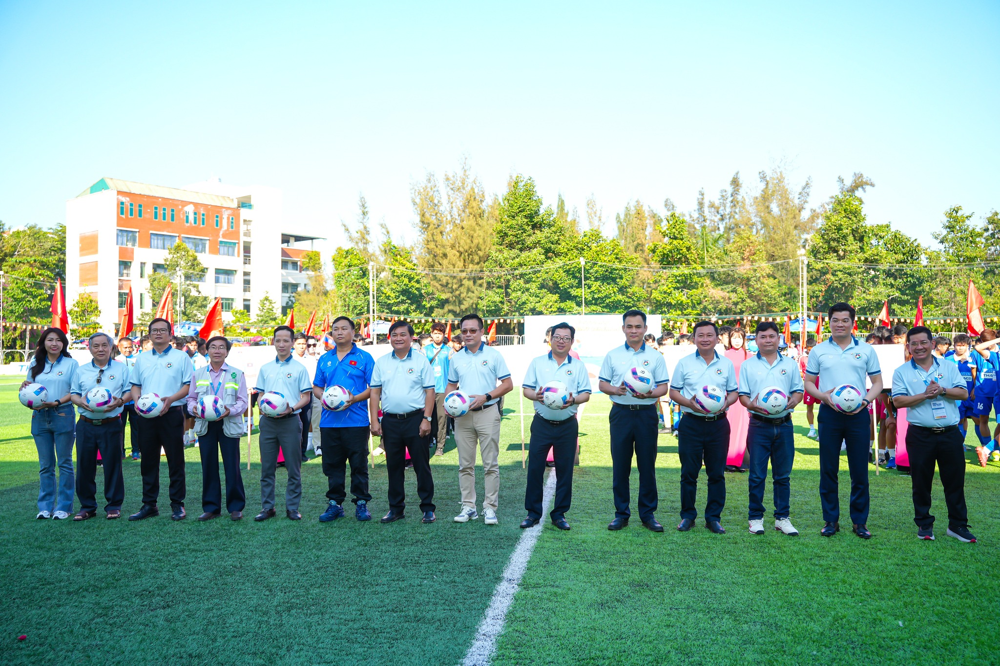 Ngày khai mạc tưng bừng của giải TNSV quốc tế THACO cup 2026